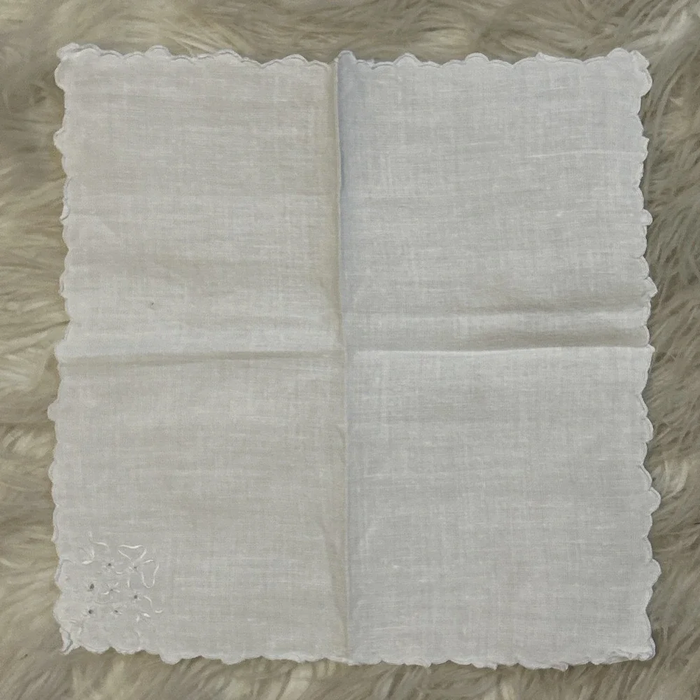 Lot Of 10 Vintage Linen Napkins White Baby Blue Floral Cutout Bow Scalloped Lace